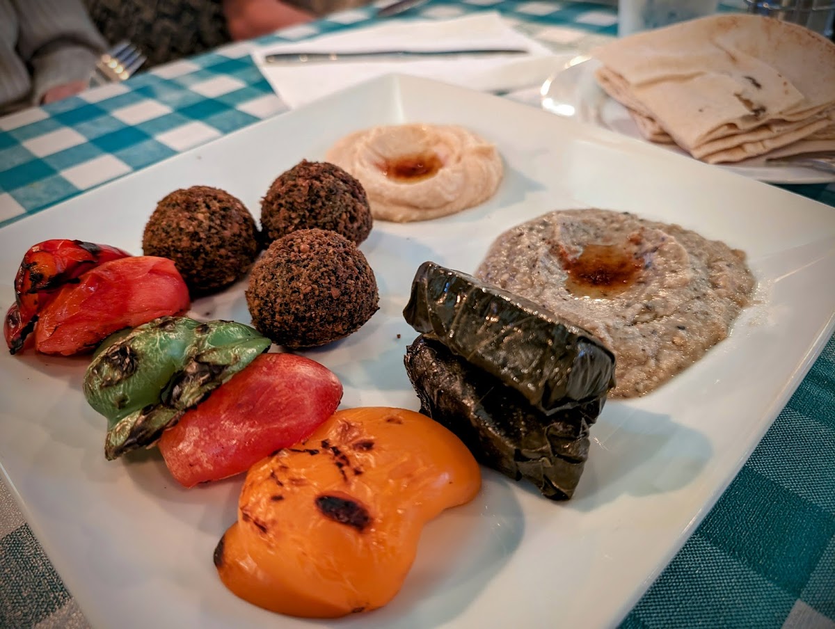 Wild Thyme Bar & Grill Photos 2